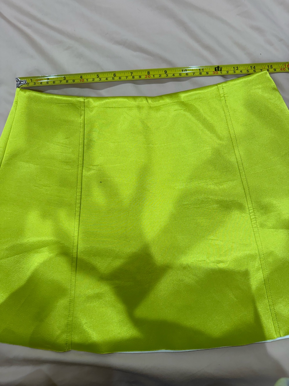 ASOS DESIGN Bonded Satin Mini Skirt Chartreuse Lime Neon Yellow Green Brat - Picture 11 of 14